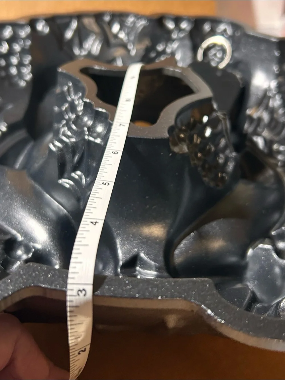 NWOT Williams Sonoma Wreath Bundt Cake Pan